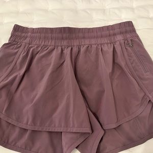 Lululemon tracker low rise lined shorts. 4” size 12